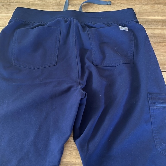 FIGS ⭐️scrub pants - Picture 5 of 11